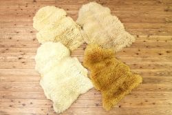 アンティーク雑貨　中古ムートンラグマット4枚セット?(ニチロ羊毛・ソファカバー)