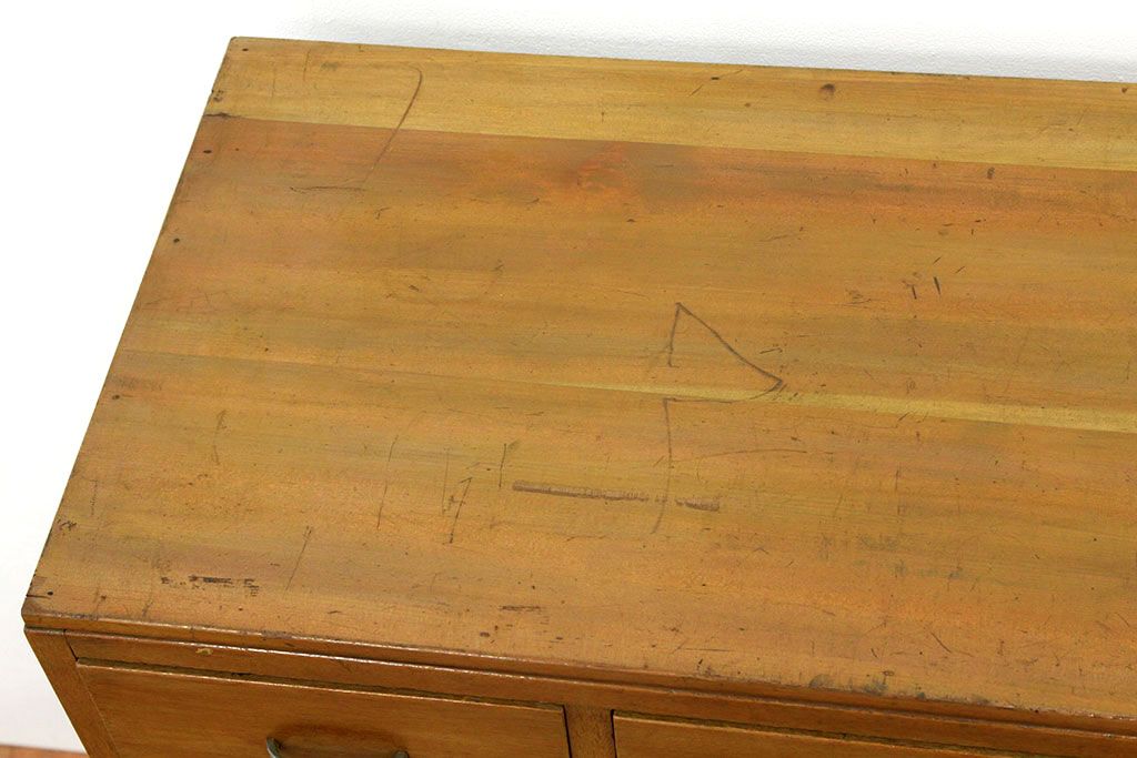 レトロ家具　昭和レトロ　古いナラ材のアンティークチェスト(タンス・たんす・ドロワー)