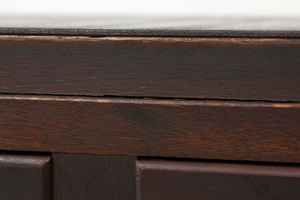 レトロ家具　昭和レトロ　使い込まれたアンティークチェスト(たんす・引き出し・ドロワー)