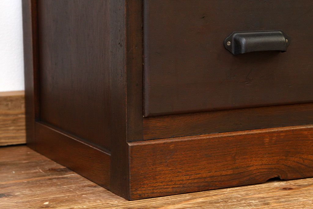レトロ家具　昭和レトロ　使い込まれたアンティークチェスト(たんす・引き出し・ドロワー)