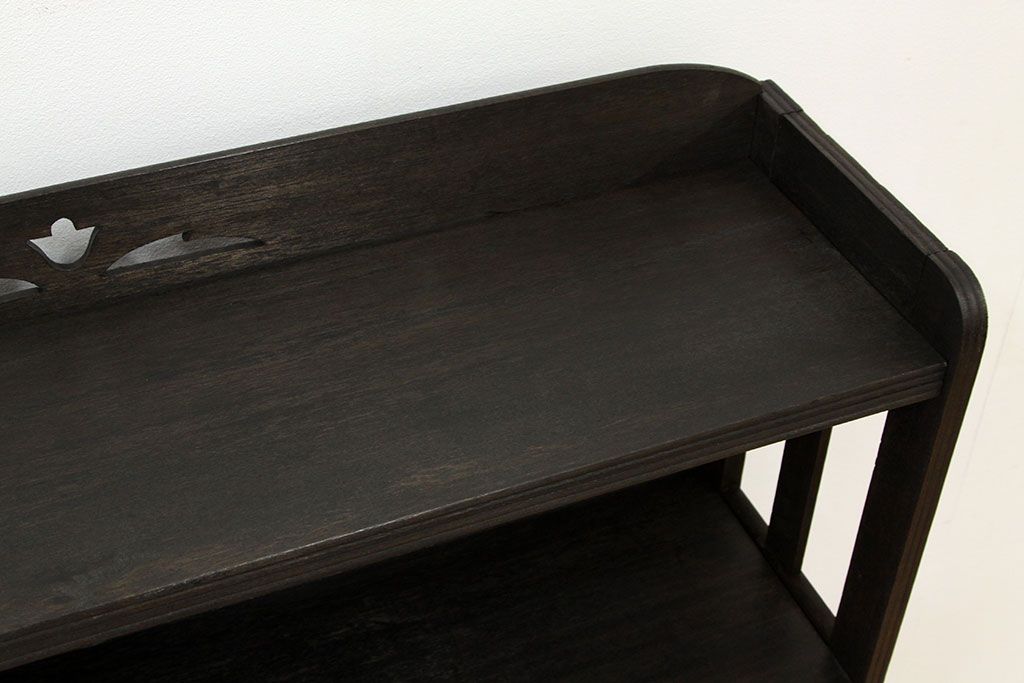 レトロ家具　★昭和レトロ　シックな透かし彫りデザイン本棚(飾り棚)