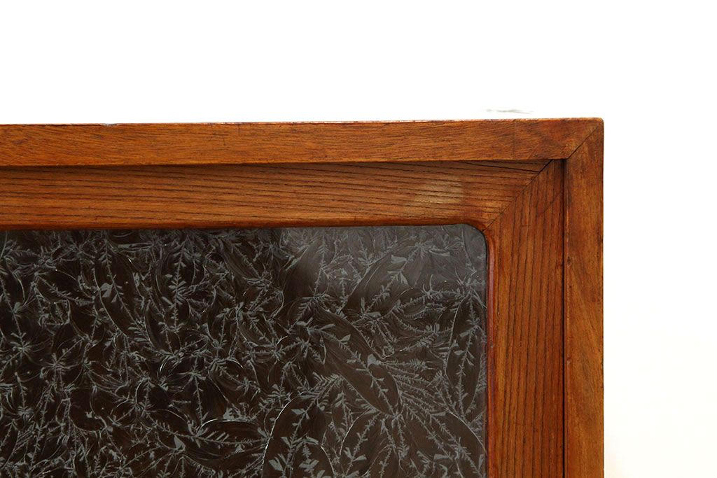レトロ家具　昭和レトロ　鉄脚付きのシックな無垢材ローボード(時代箪笥・たんす)