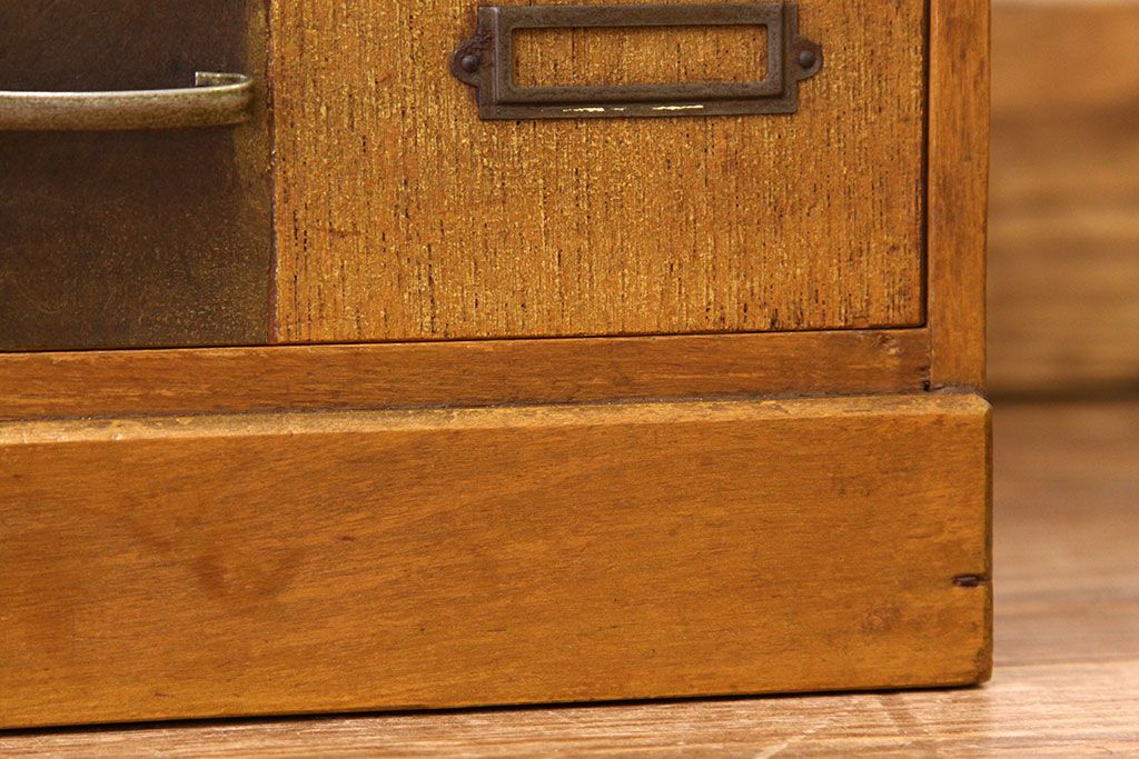 レトロ家具　昭和レトロ　ネームプレート付き小引き出し(アンティーク)