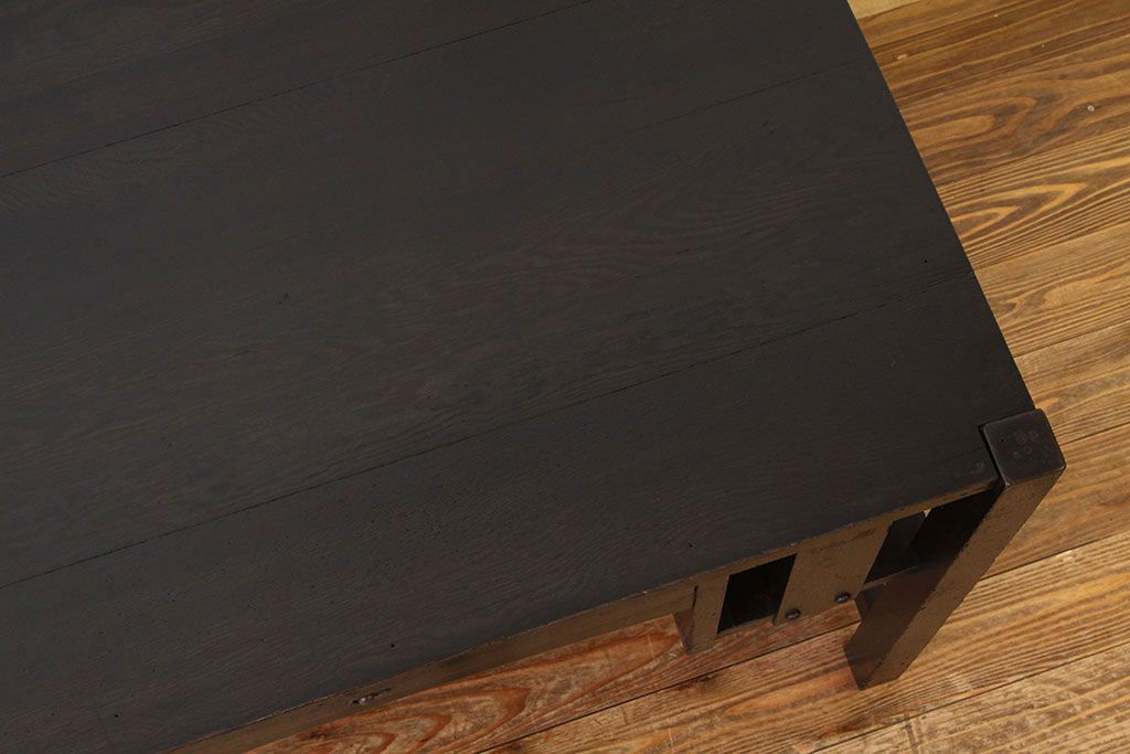 アンティーク家具　アンティーク　古いナラ材の重厚な棚付き平机(作業台・デスク)