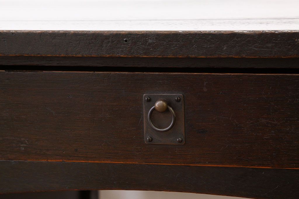 アンティーク家具　アンティーク　古いナラ材の重厚な棚付き平机(作業台・デスク)