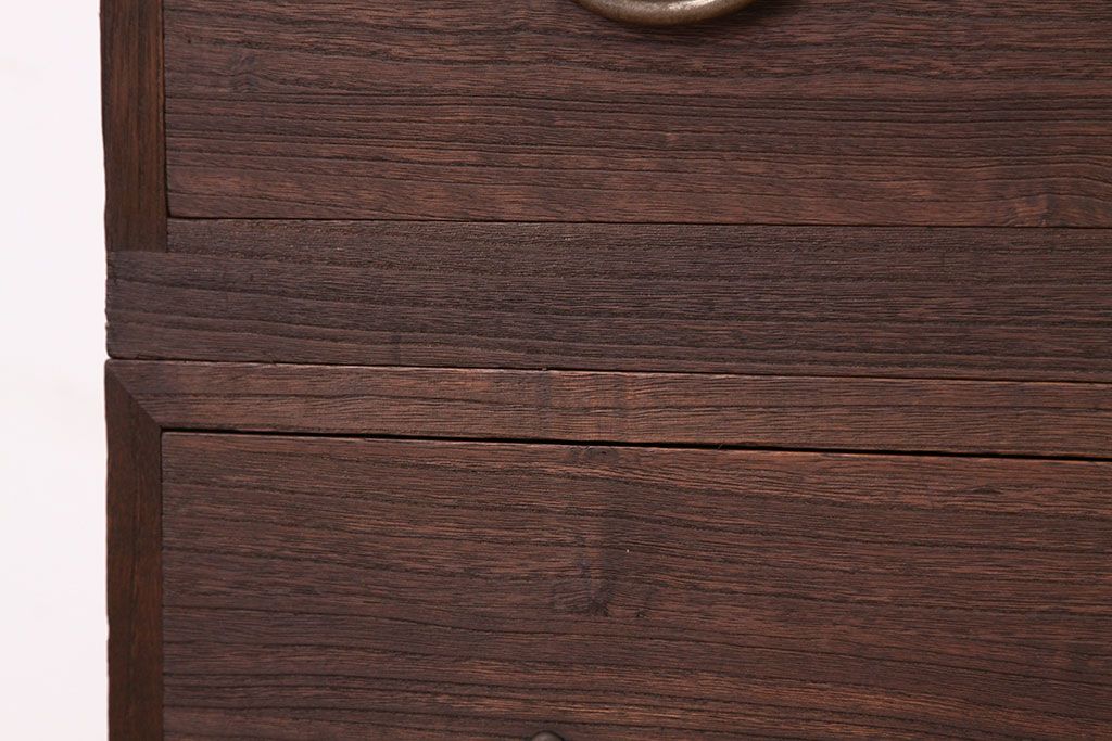 アンティーク家具　☆アンティーク　古い桐材鉄脚付き　5丁引き出し重ねチェスト(箪笥アイアン、桐箪笥、桐たんす)