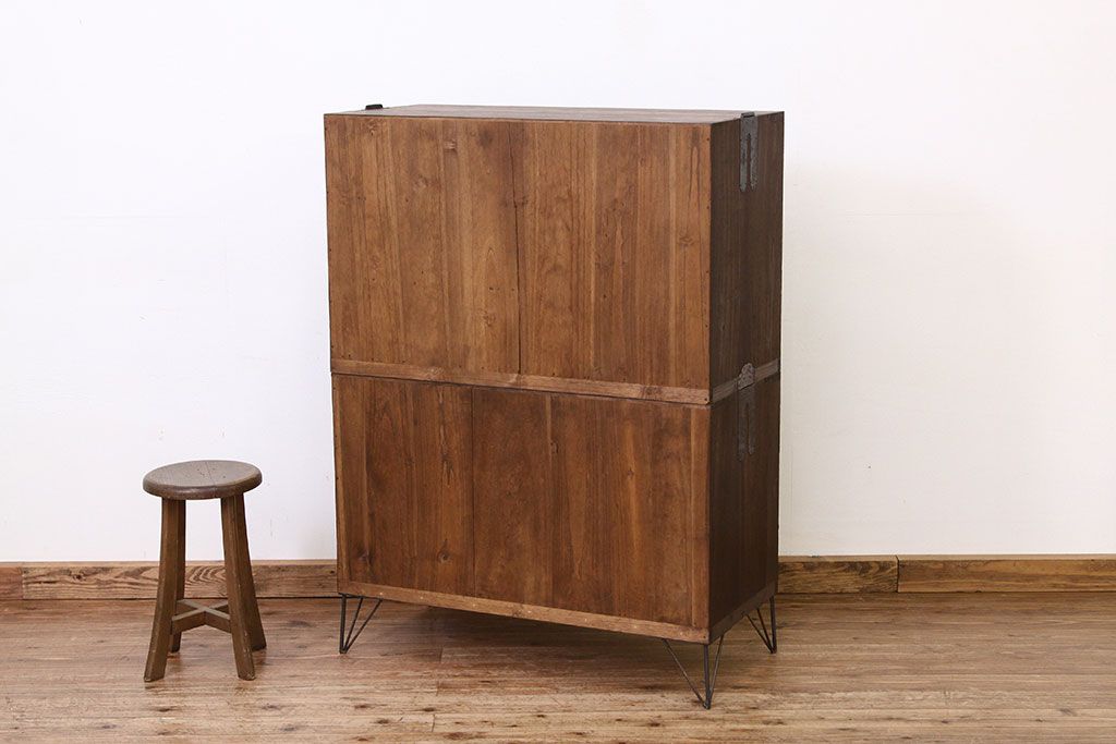 アンティーク家具　☆アンティーク　古い桐材鉄脚付き　5丁引き出し重ねチェスト(箪笥アイアン、桐箪笥、桐たんす)