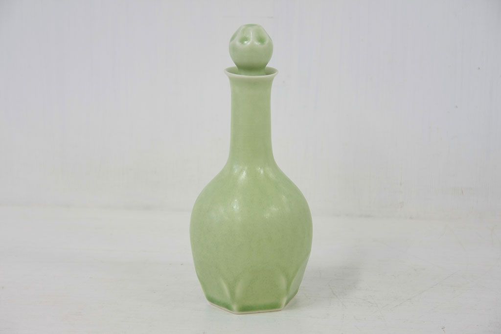 アンティーク雑貨　○古い萬珠堂・緑釉酒器