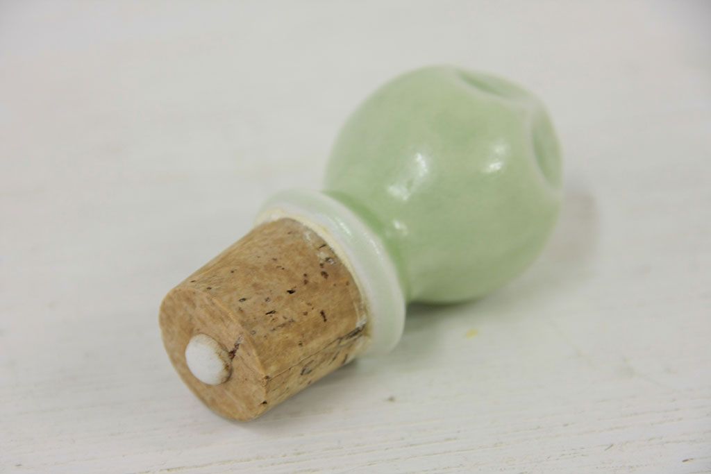 アンティーク雑貨　○古い萬珠堂・緑釉酒器