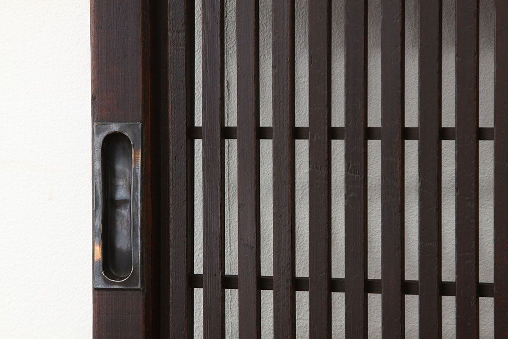 ★古民具・骨董　古い木の腰板欅裏障子付き格子戸2枚セット(引き戸)