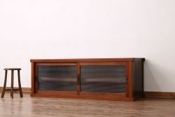 アンティーク家具　アンティーク　古い木のモールガラスローボード(リビングボード)