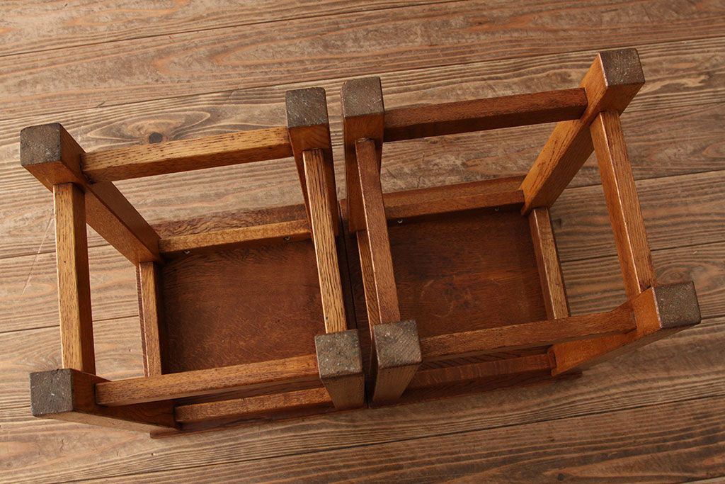 レトロ家具　昭和レトロ　古い学校の無垢材角スツール2脚セット(1)