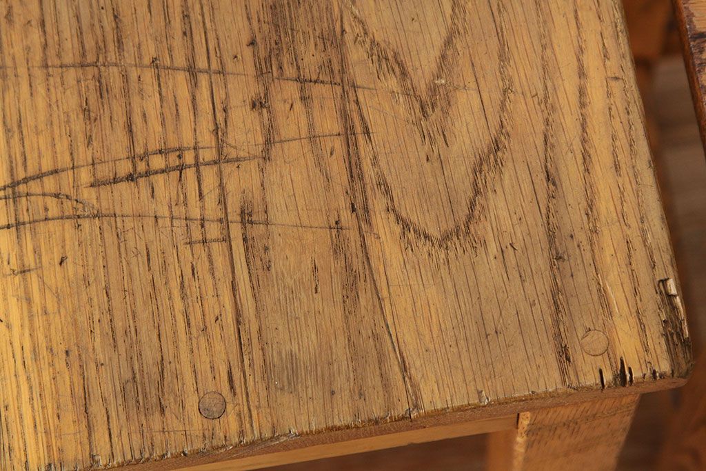 レトロ家具　昭和レトロ　古い学校の無垢材角スツール2脚セット(7)