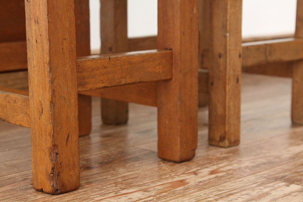 レトロ家具　昭和レトロ　古い学校の無垢材角スツール2脚セット?