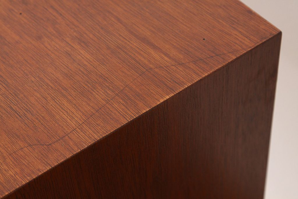 アンティーク家具　アンティーク　古い木の脚付きキャビネット(収納棚・レコードケース)