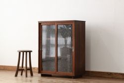 アンティーク家具　アンティーク　古い木のシンプルな脚付き下駄箱(収納棚)