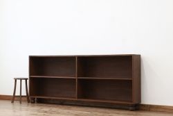 アンティーク家具　アンティーク 古い学校の脚付き飾り棚(2)(陳列棚・本棚)