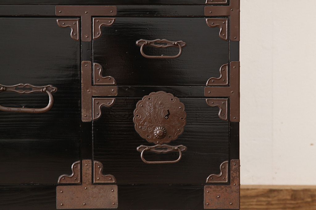 アンティーク家具　古民具・骨董　シンプルで上品な庄内箪笥