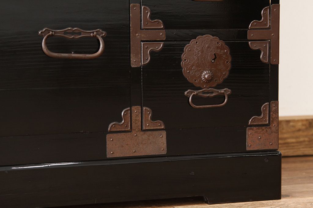 アンティーク家具　古民具・骨董　シンプルで上品な庄内箪笥