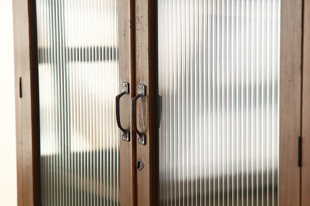 アンティーク家具　アンティーク　素敵なデザイン!古い木のシンプルなモールガラス本箱(収納棚)