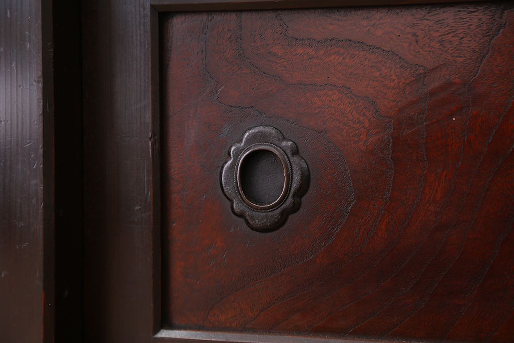 アンティーク家具　古民具・骨董　モダンデザインの大きな収納箪笥(水屋箪笥)