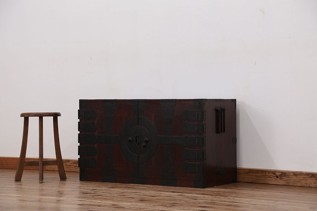 アンティーク家具　古民具・骨董　観音開き時代箪笥ローボード(ローチェスト)