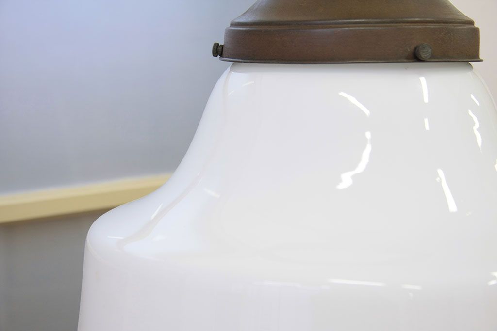 アンティーク　古い乳白ガラスの吊り下げ照明(電笠)