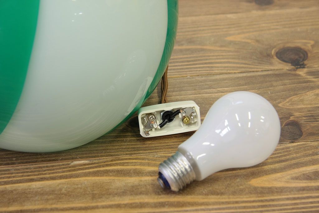 アンティーク　レトロな丸型チューリップ照明(電笠)