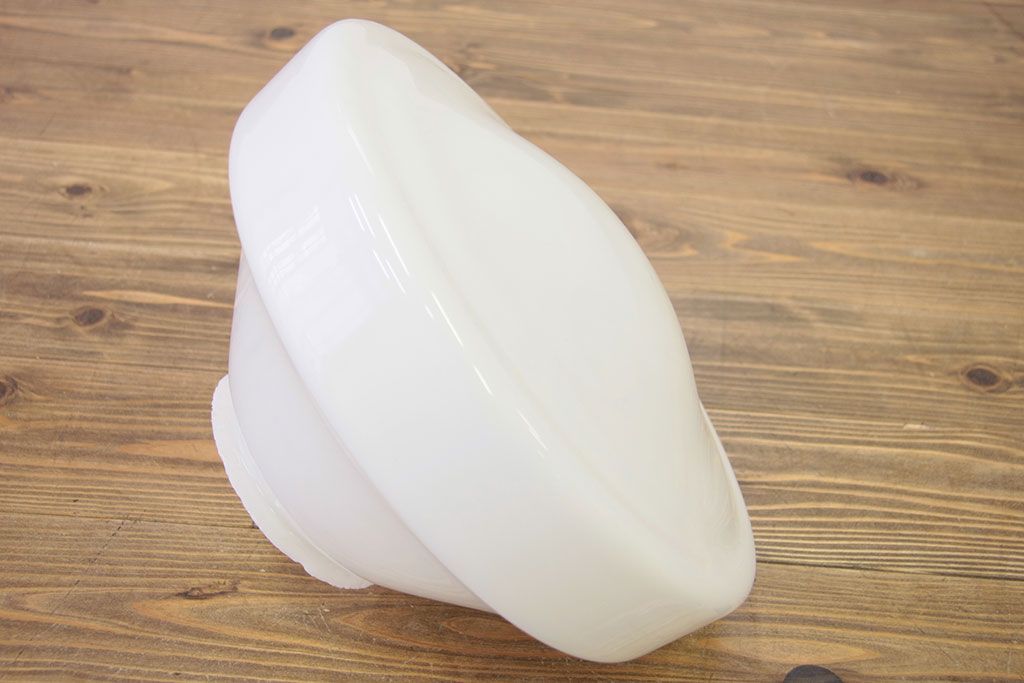 アンティーク　古い乳白ガラスの天井照明(電笠)