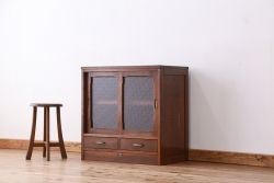 アンティーク家具　アンティーク　天板がしっかりとした古いナラ材のダイヤガラス収納棚(食器棚)