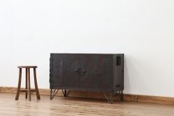 アンティーク家具　古民具・骨董　観音開き時代箪笥鉄脚ローボード(ローチェスト)