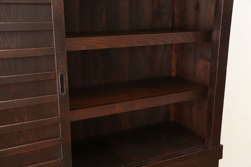 アンティーク家具　古民具・骨董　重厚!味わい深い二段重ね引き出し収納箪笥(薬箪笥・収納棚・水屋箪笥・食器棚・百味箪笥)