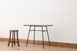 アンティーク家具　アンティーク　古い鉄脚のテーブル(サイドテーブル、鉄足、机、在宅ワーク、在宅用テーブル、作業台、デスク)