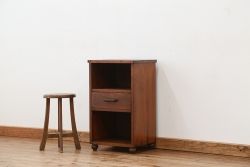 アンティーク家具　アンティーク　可愛いデザイン!古い木の小さな脚付きサイドテーブル