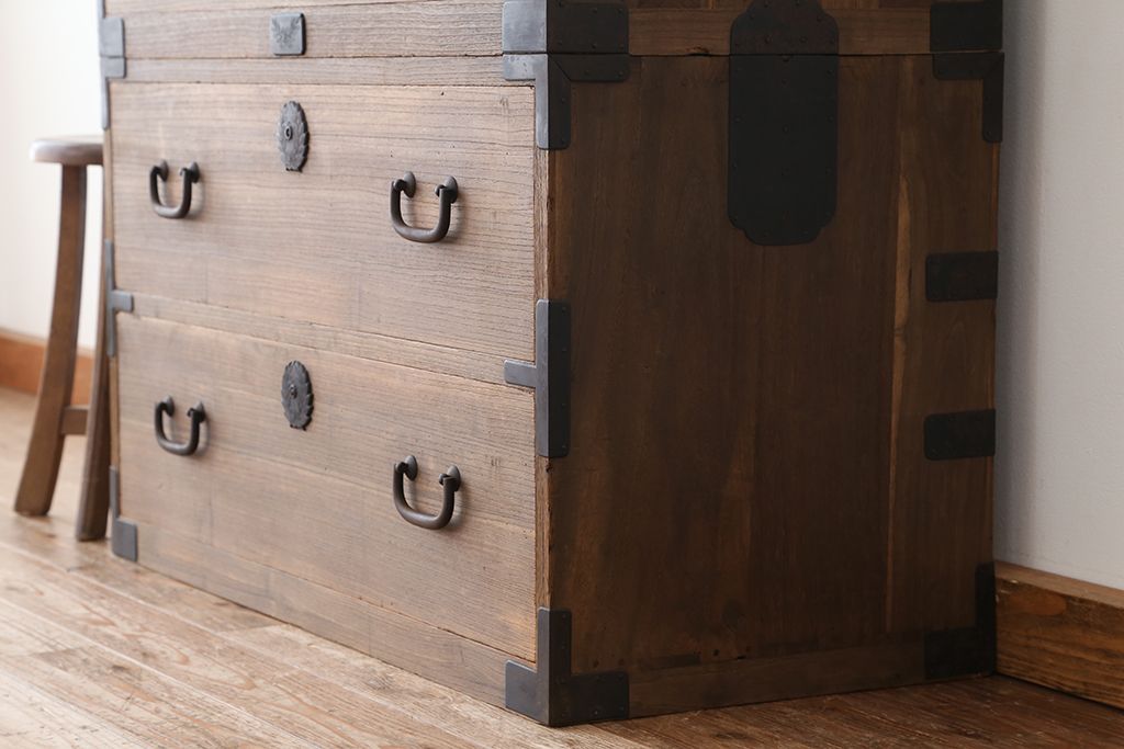 アンティーク家具　☆アンティーク　高級品!上質な作りの総桐二段重ね時代箪笥(桐箪笥、桐たんす)