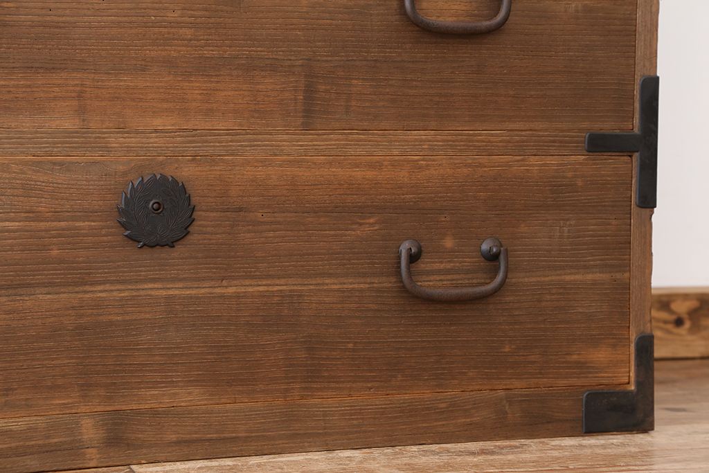 アンティーク家具　☆アンティーク　高級品!上質な作りの総桐二段重ね時代箪笥(桐箪笥、桐たんす)
