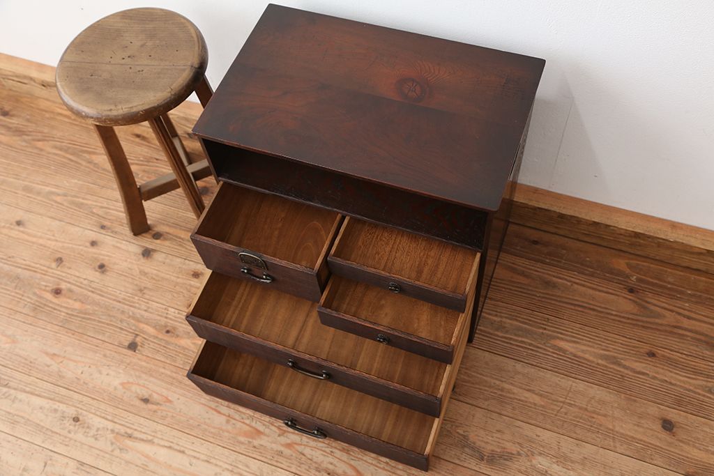 アンティーク家具　アンティーク　高級品!上質な作りの小引き出し(飾り棚、小箪笥)