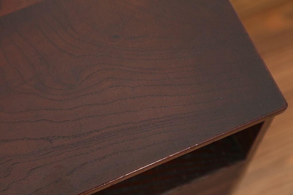 アンティーク家具　アンティーク　高級品!上質な作りの小引き出し(飾り棚、小箪笥)