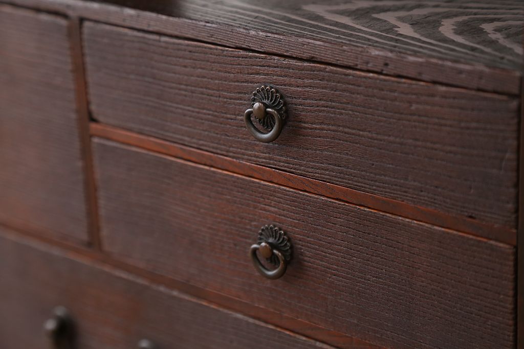 アンティーク家具　アンティーク　高級品!上質な作りの小引き出し(飾り棚、小箪笥)