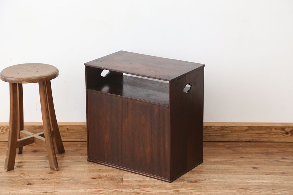 アンティーク家具　アンティーク　高級品!上質な作りの小引き出し(飾り棚、小箪笥)