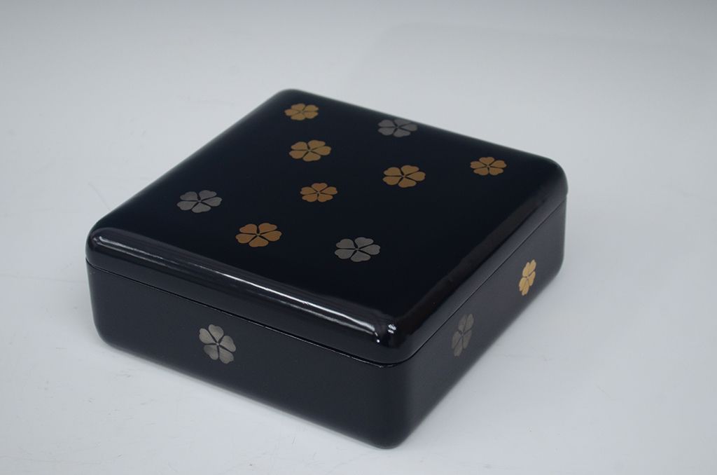 アンティーク雑貨　大正〜昭和初期　蒔絵の美しい木製菓子鉢・皿セット(漆器)