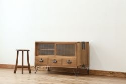 アンティーク家具　アンティーク 素敵なデザイン!古い木味のチェッカーガラスローボード