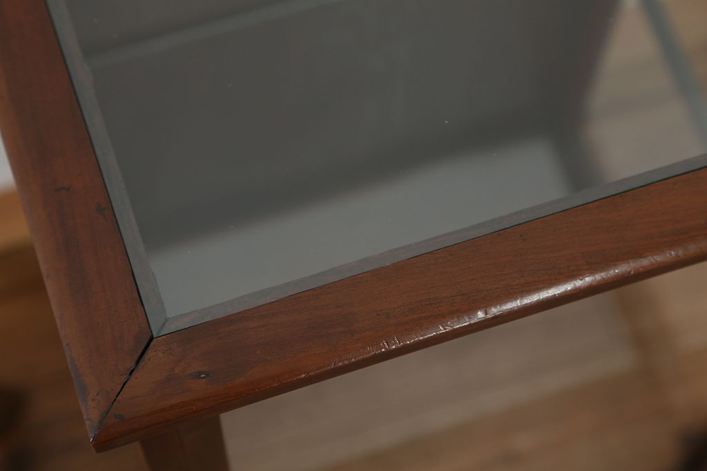レトロ家具　昭和レトロ 素敵な雰囲気!古い木の小さなガラスケース(ショーケース)