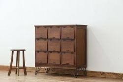 アンティーク家具　アンティーク　脚付きパタパタ下駄箱