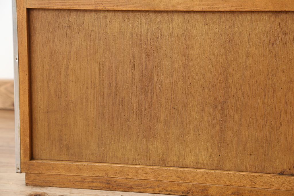 レトロ家具　アンティーク　レトロなデザイン!タバコ屋のRガラスショーケース(ガラスケース)