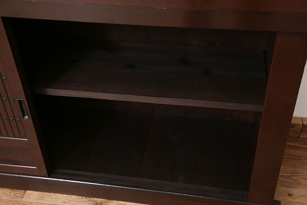 アンティーク家具　古民具・骨董　使い込まれた美しい水屋箪笥(食器棚、収納棚)