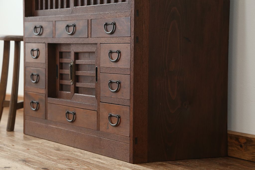 アンティーク家具　素敵なデザイン!帳場箪笥のような茶箪笥