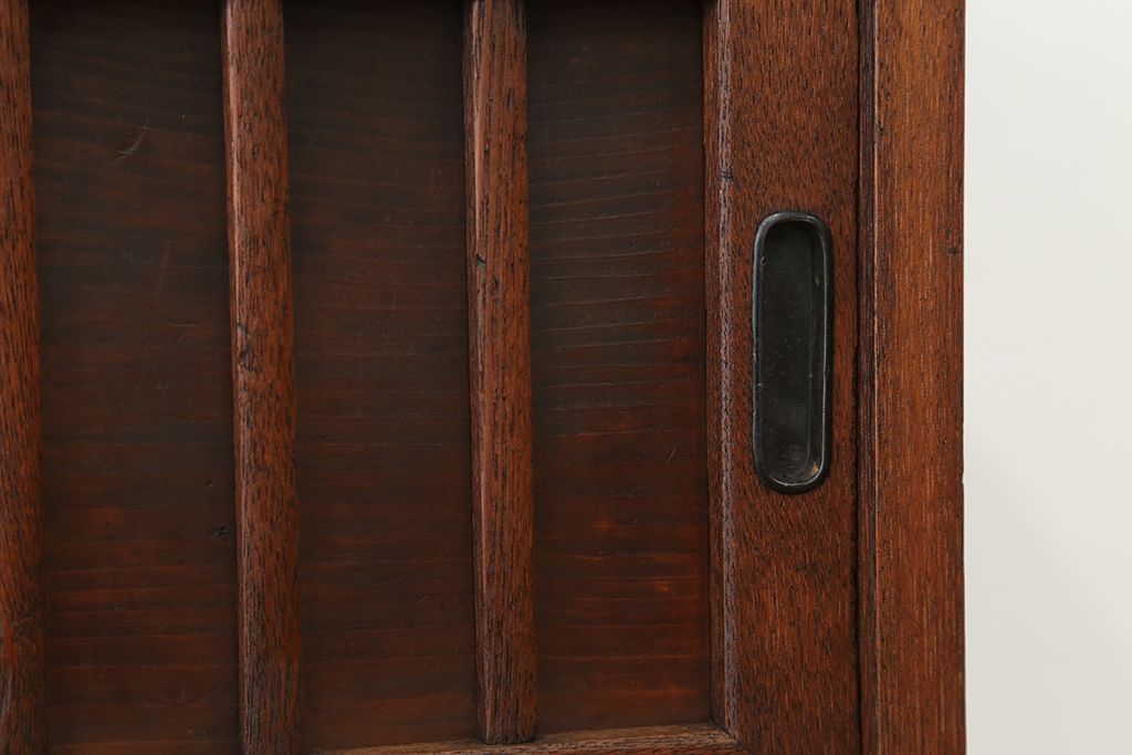 アンティーク家具　素敵なデザイン!帳場箪笥のような茶箪笥