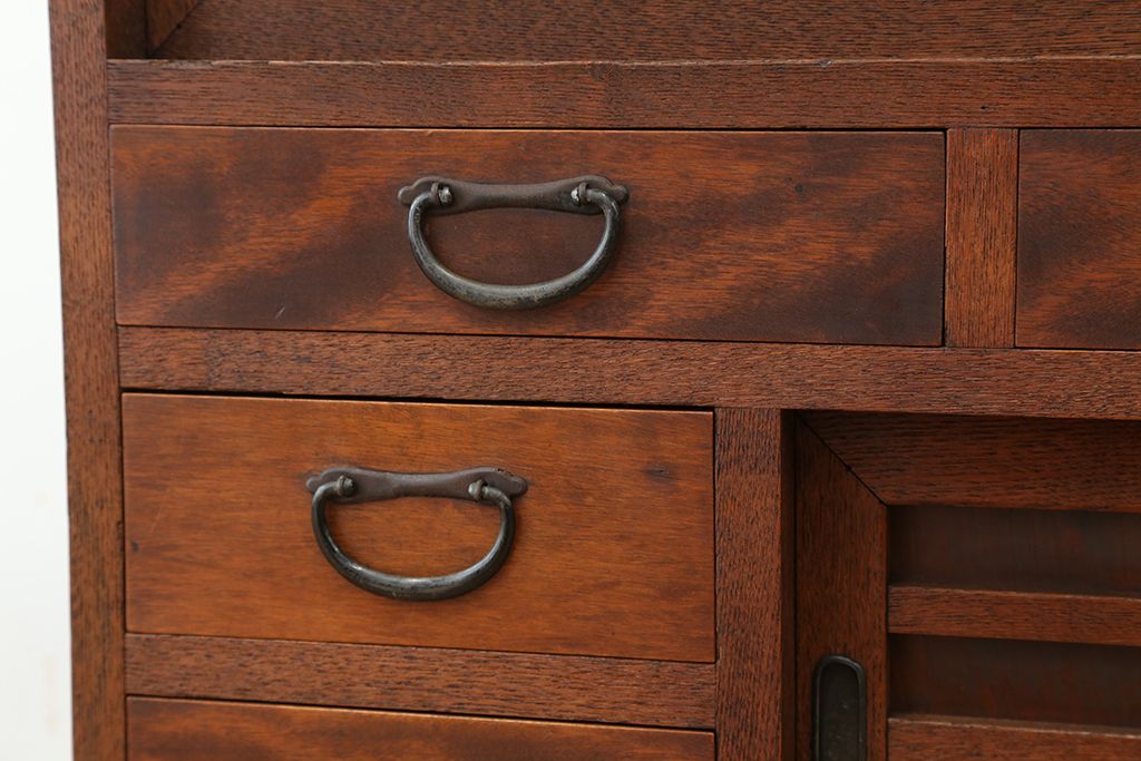 アンティーク家具　素敵なデザイン!帳場箪笥のような茶箪笥