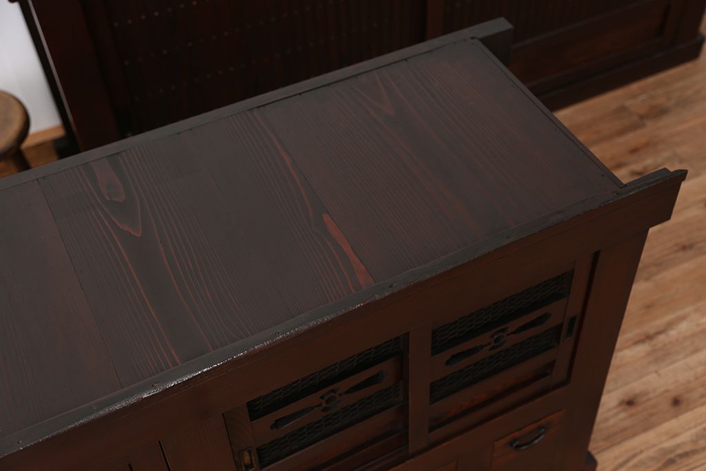アンティーク家具　古民具・骨董　重厚!シックな六尺水屋箪笥(食器棚)